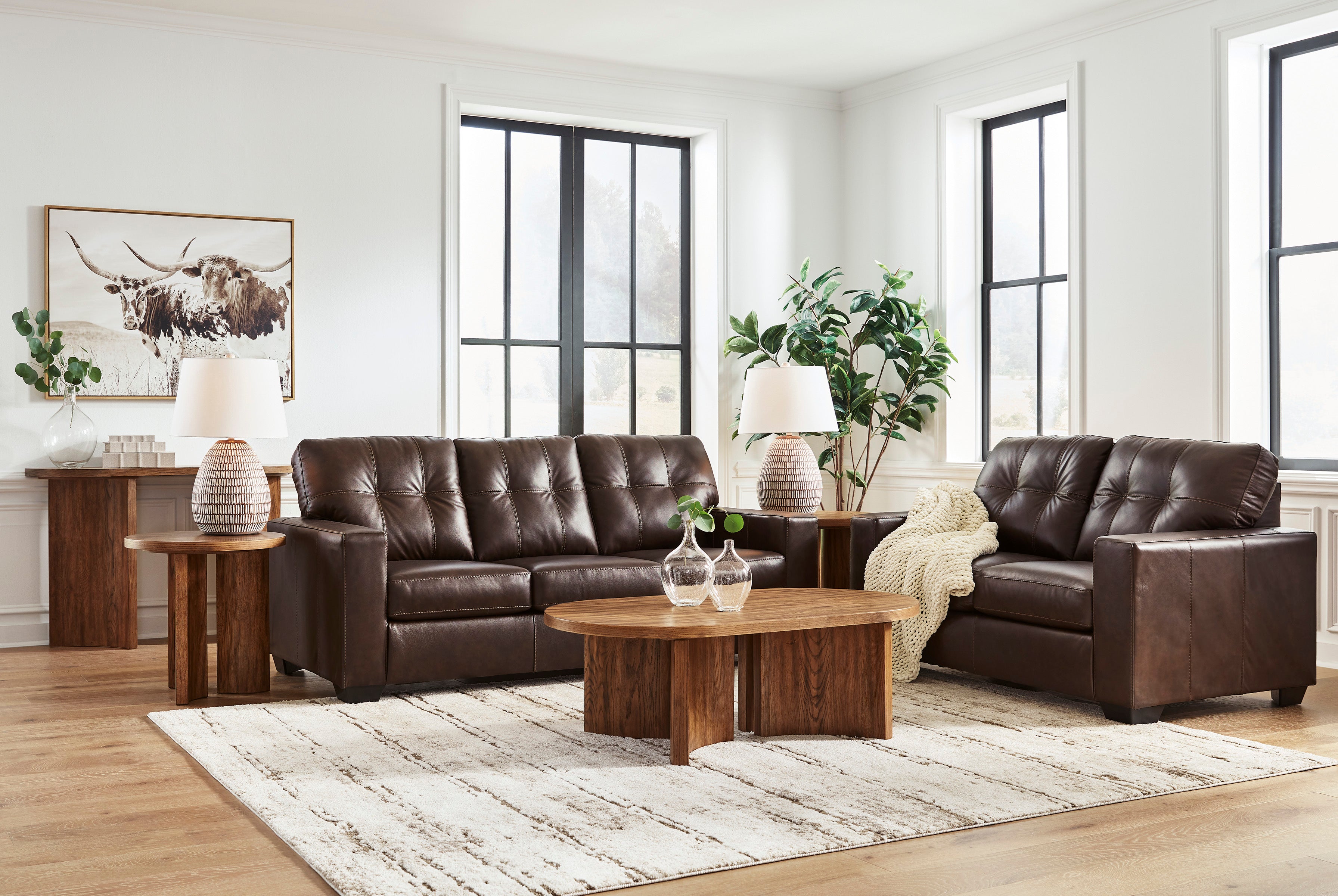 Rustic-style New Era living room, leather sofa